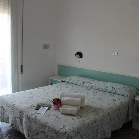 호텔 American 벨레지아아지마리나